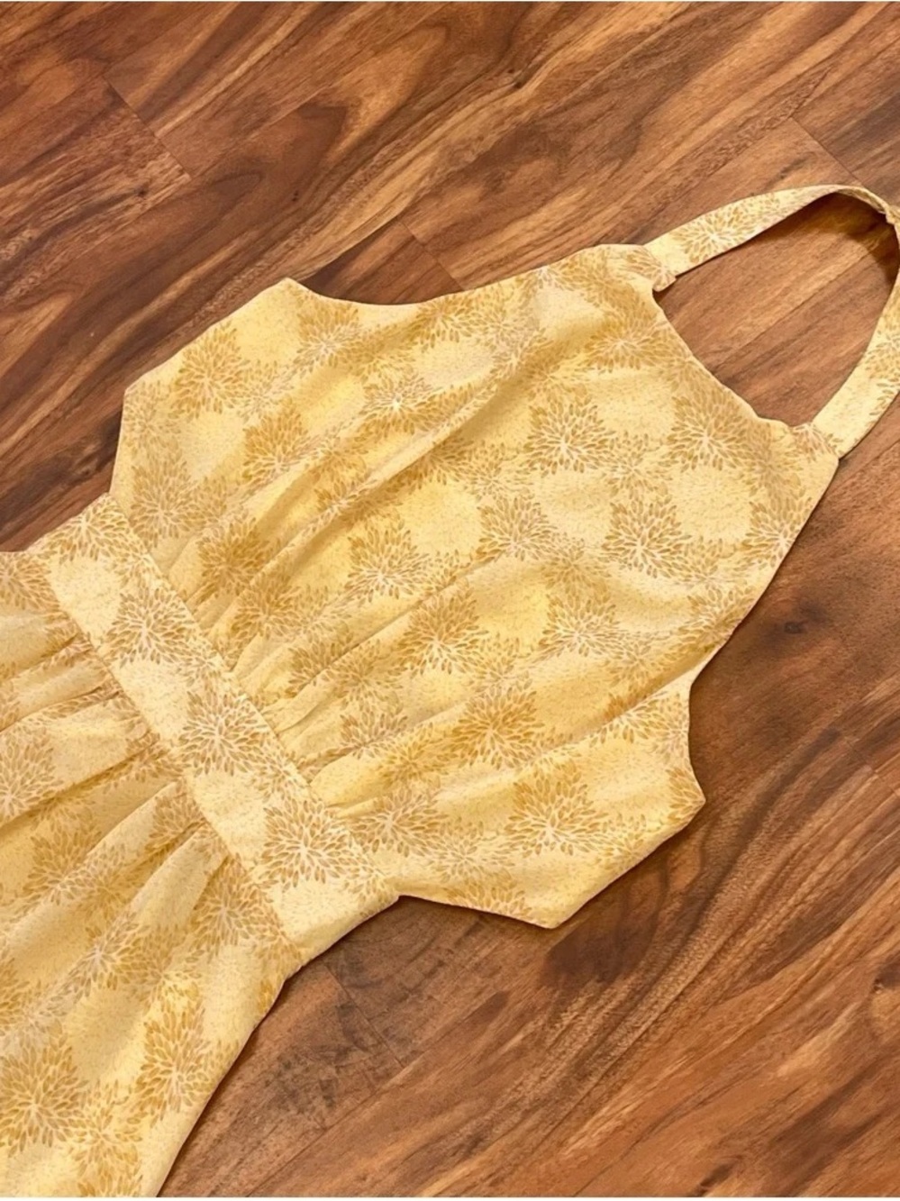 LUSH yellow open back halter neck Maxi- size Small - Picture 5 of 6